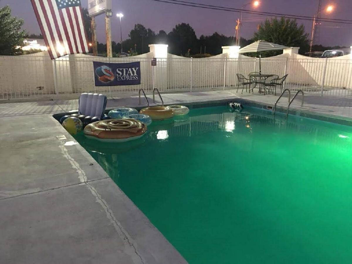 Stay Express Inn & Suites Demopolis Exterior photo