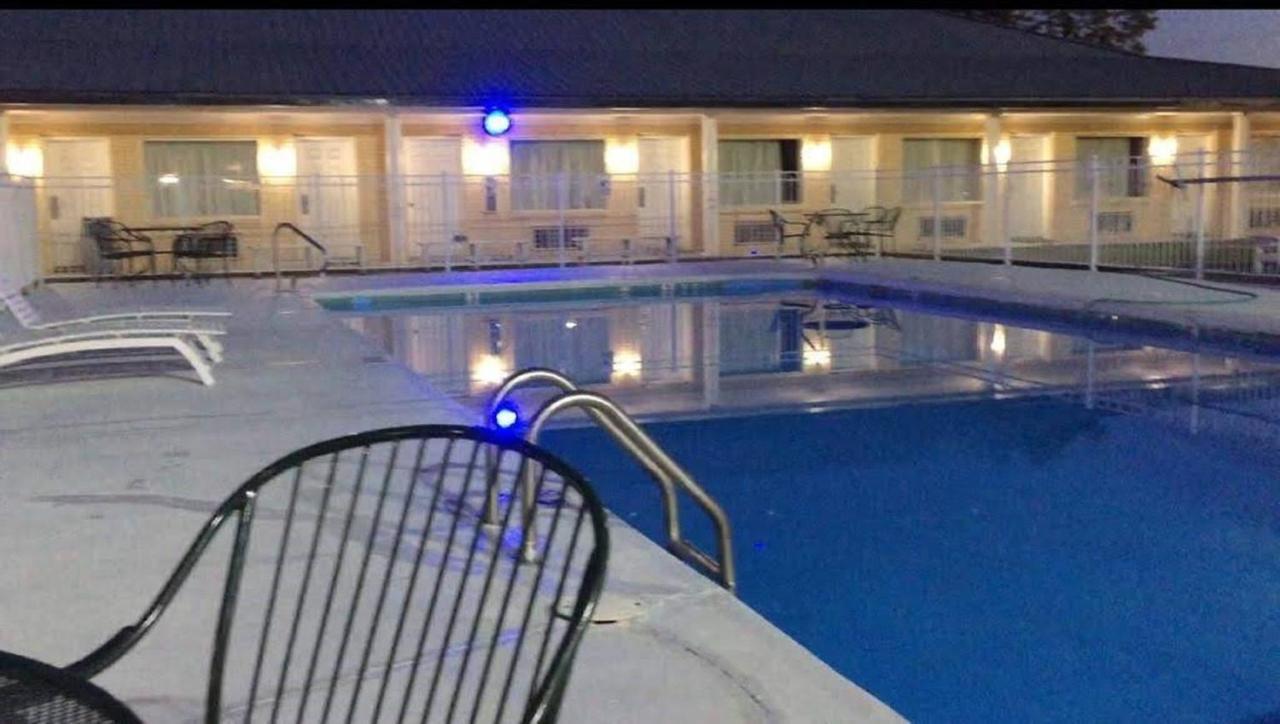 Stay Express Inn & Suites Demopolis Exterior photo